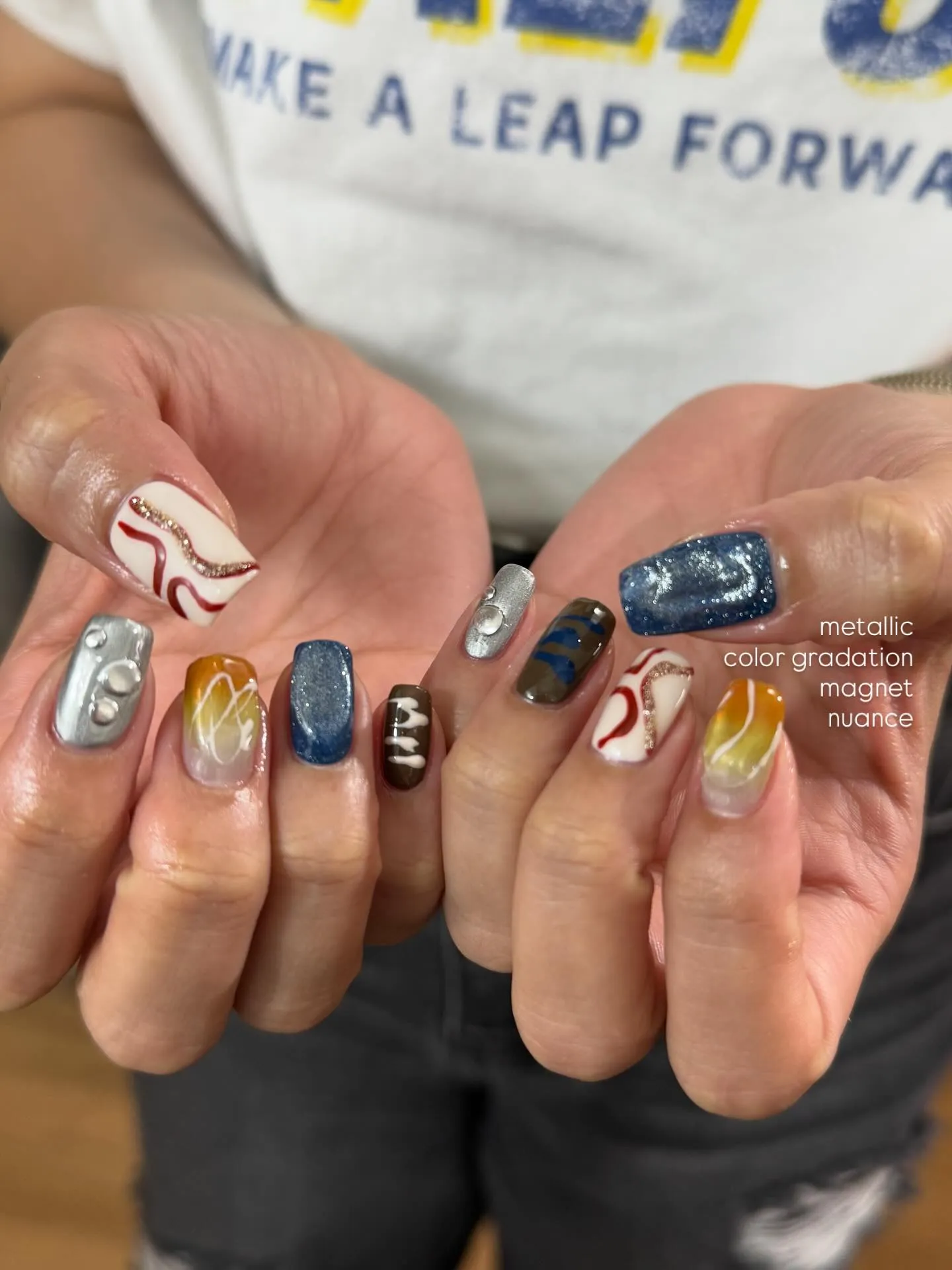 💙💛🧡🤍❤️🩶