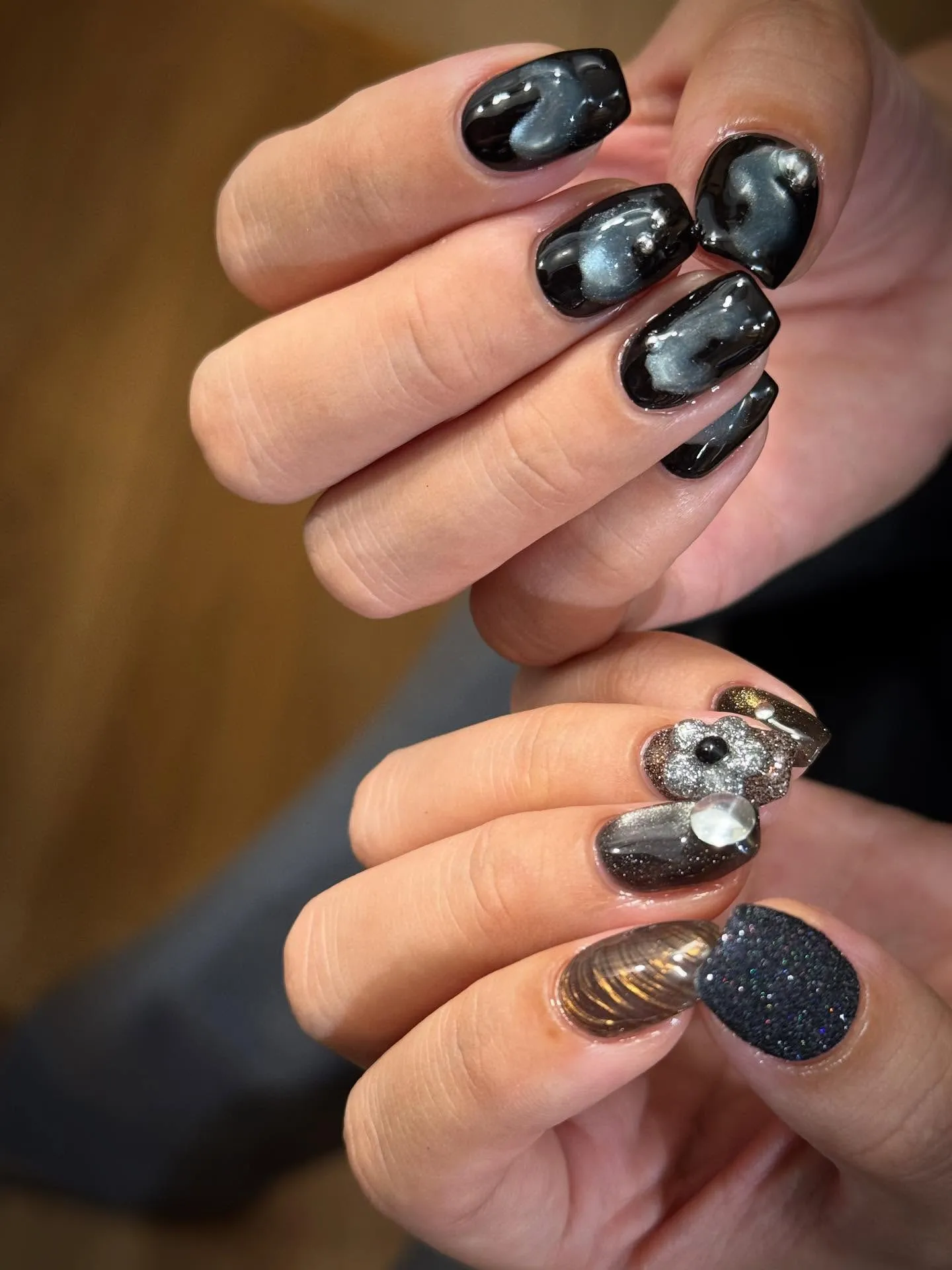 🤹🏿♟️🗿🛎️