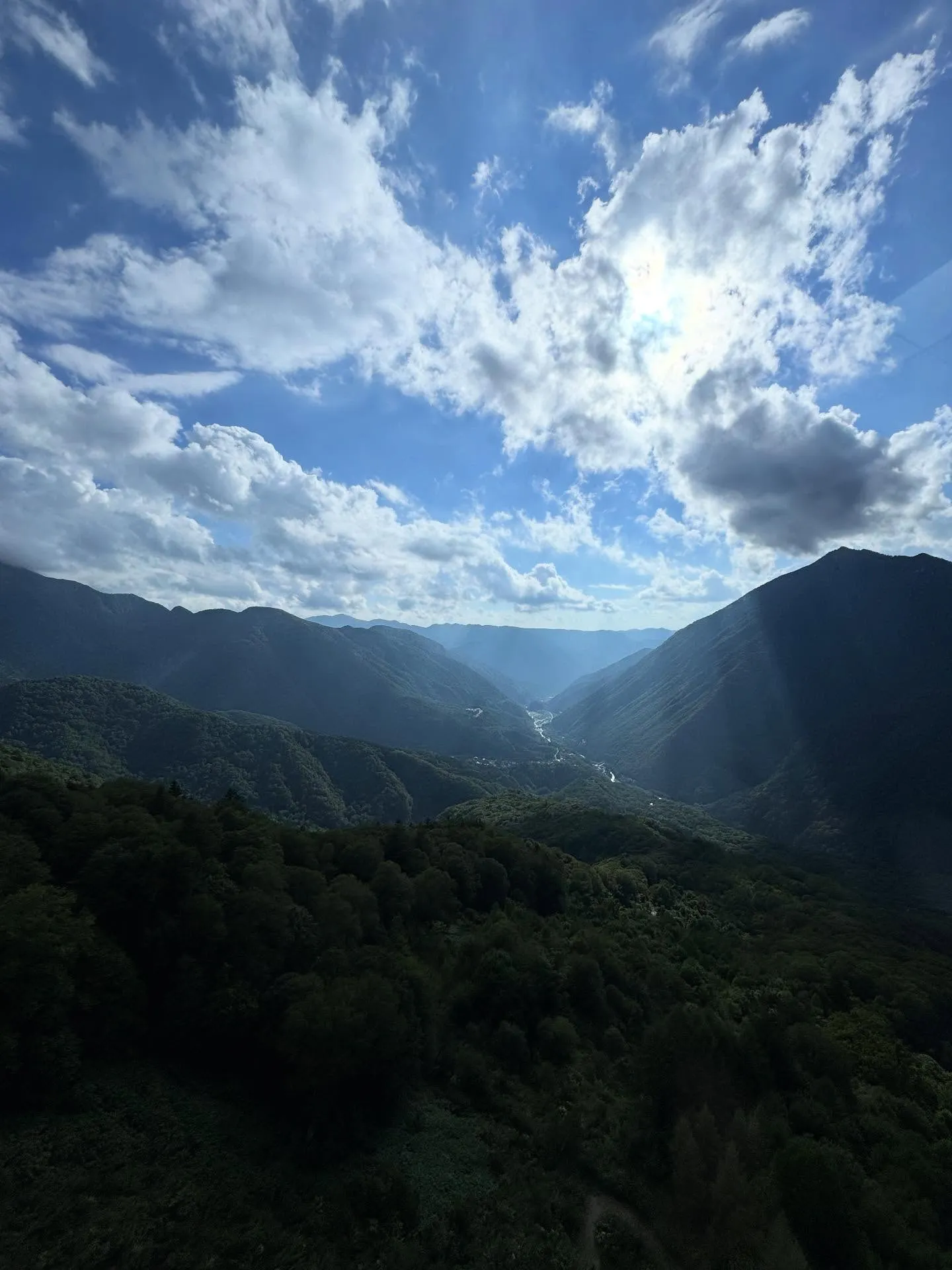 #雲の隙間から溢れる陽の光