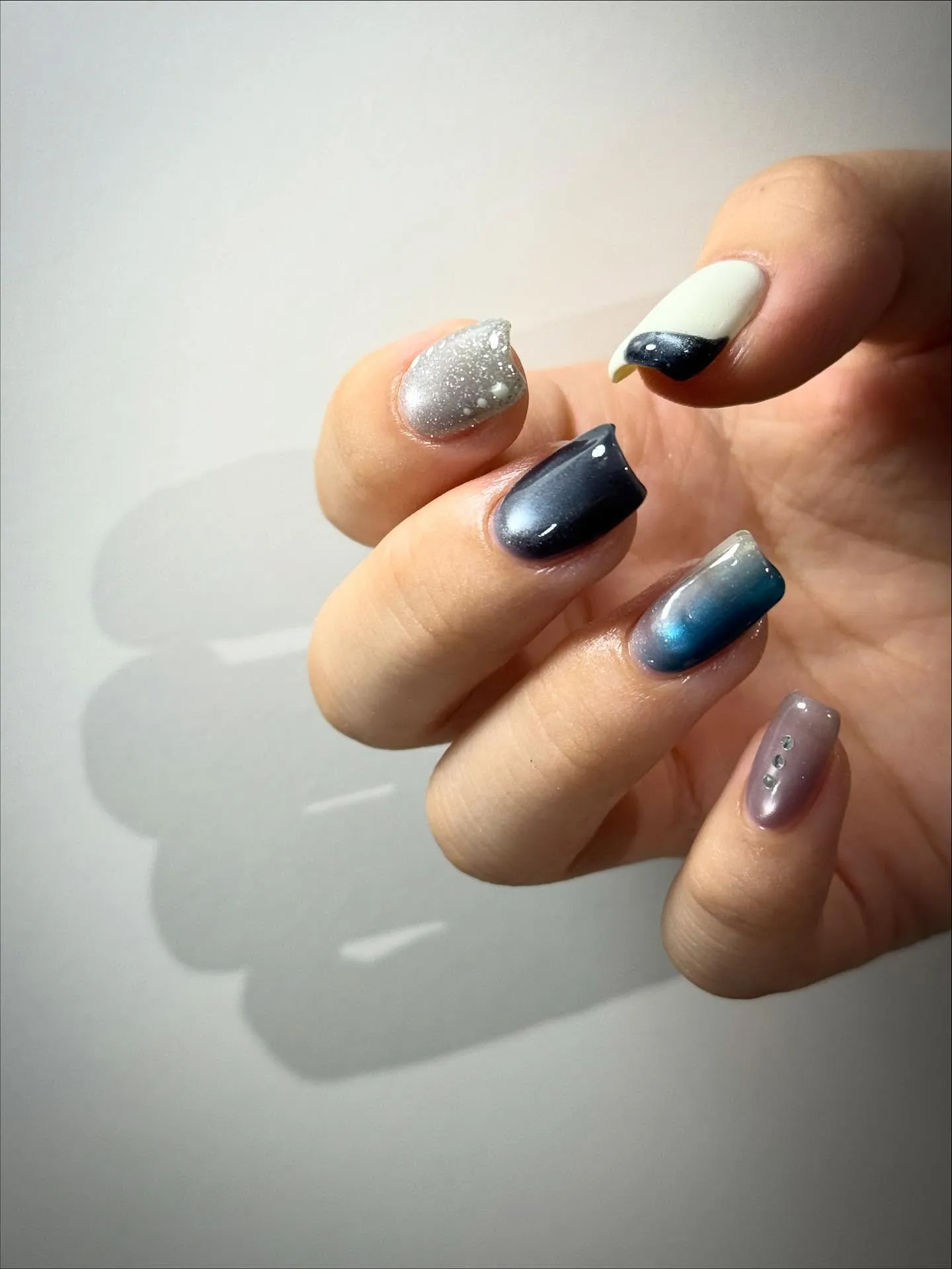 🐟🤍🪩🌪️👖