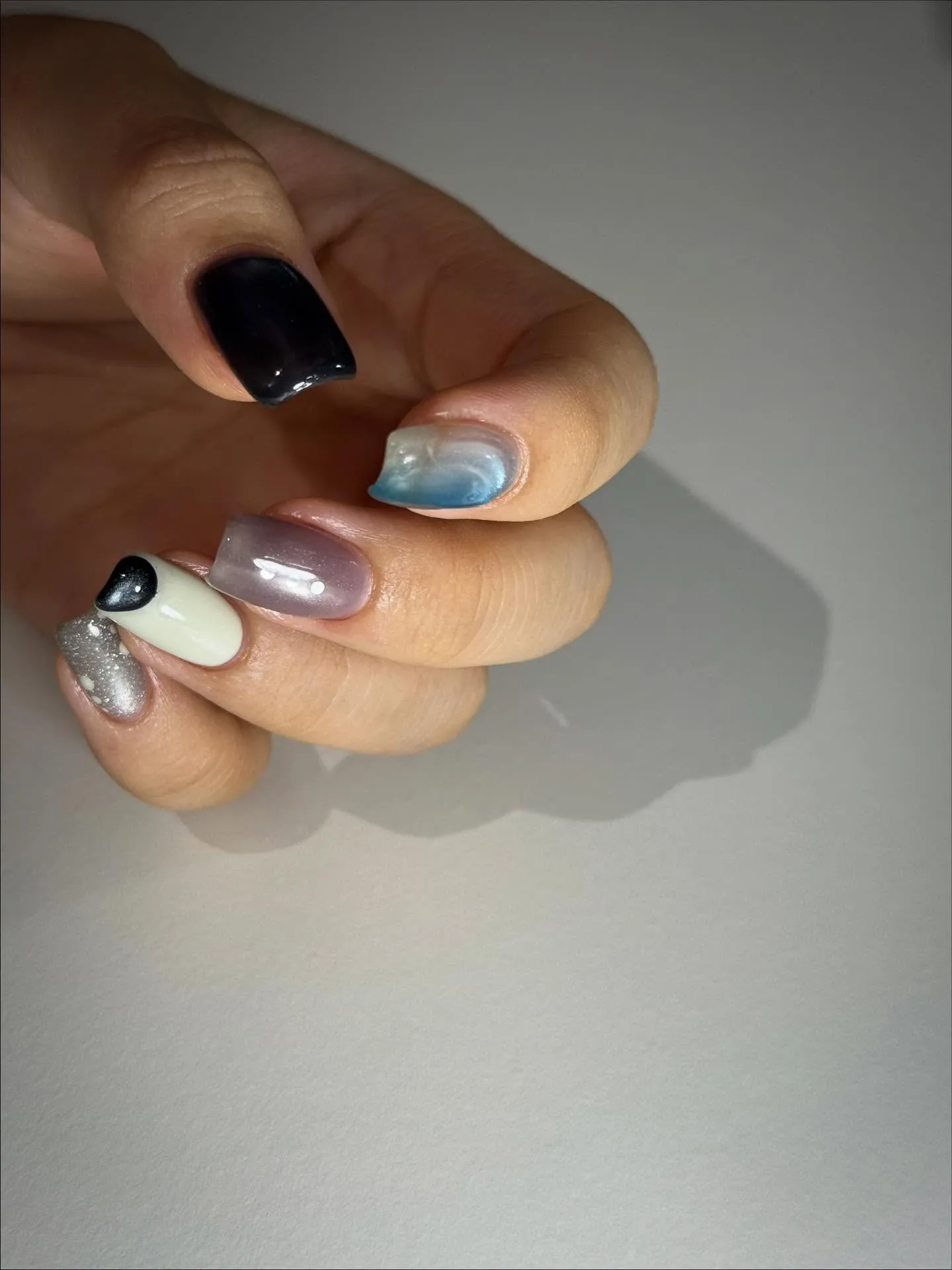 🐟🤍🪩🌪️👖