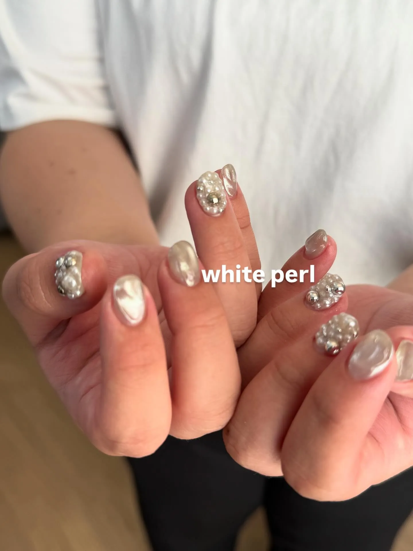 🤍🐚🌪️🌫️🪩