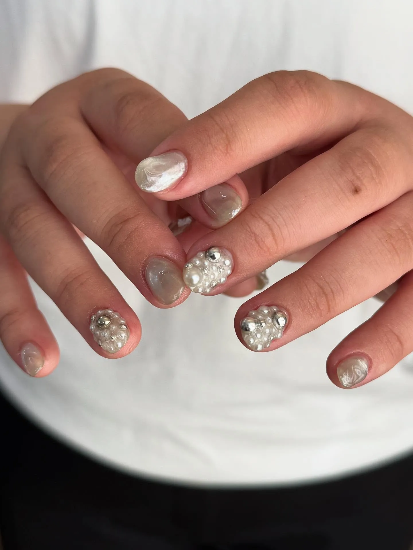 🤍🐚🌪️🌫️🪩