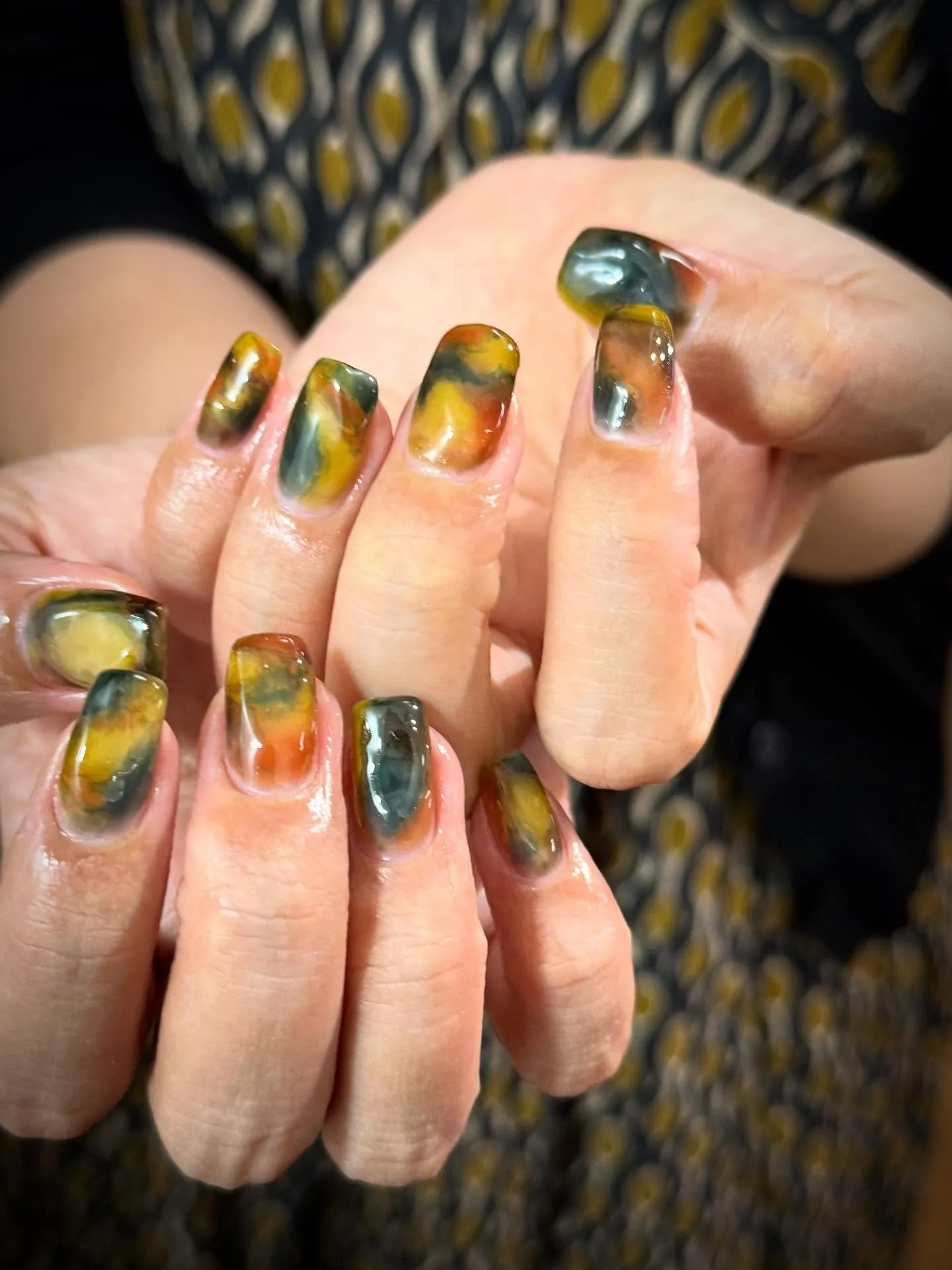 色がもやもや混ざってるの見てると