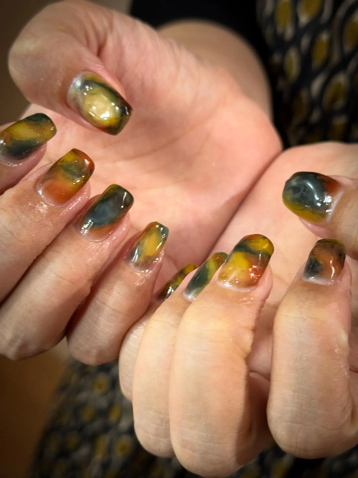 色がもやもや混ざってるの見てると