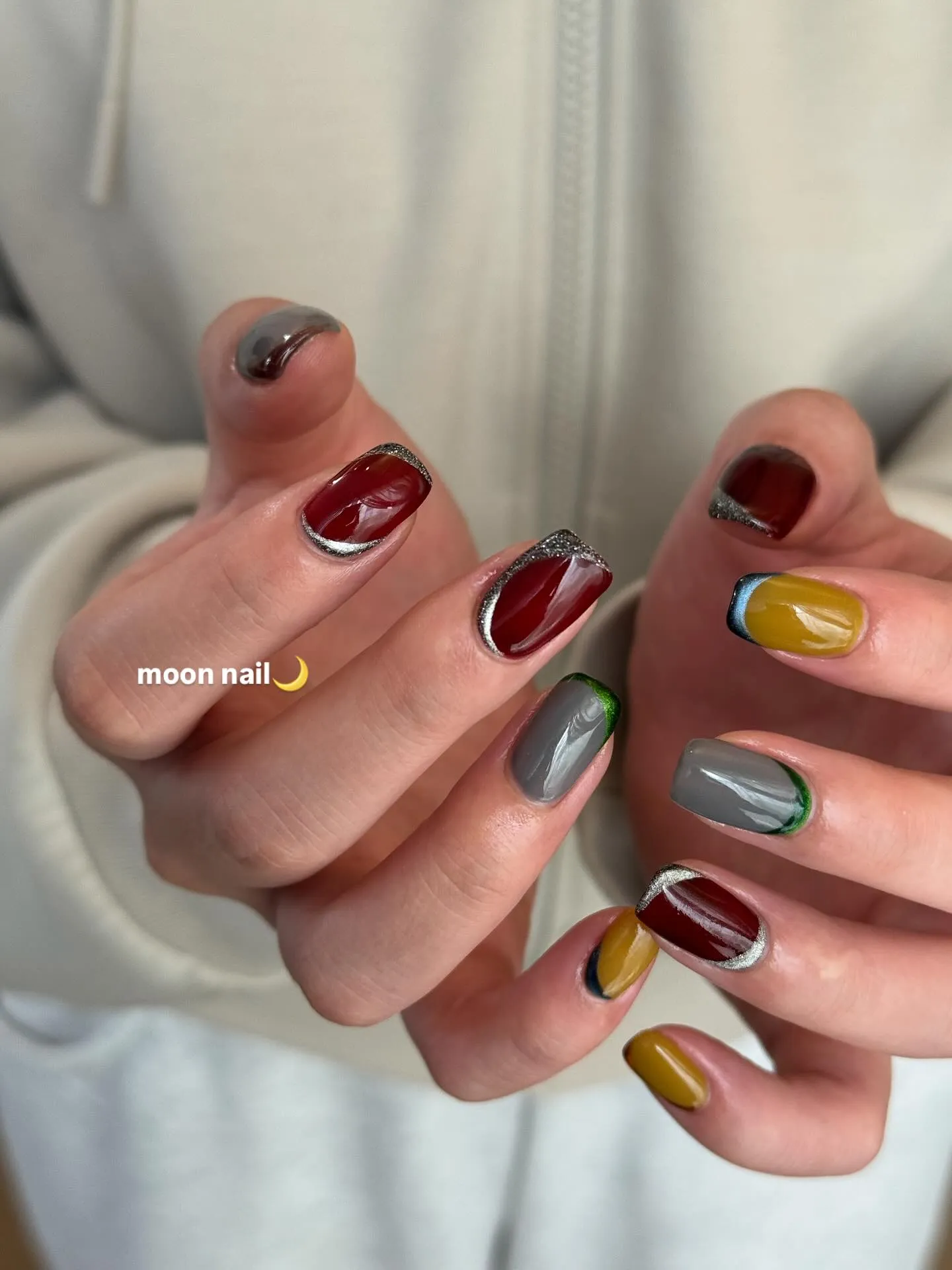 月がこんな色してたら…ワクワクするな🙄