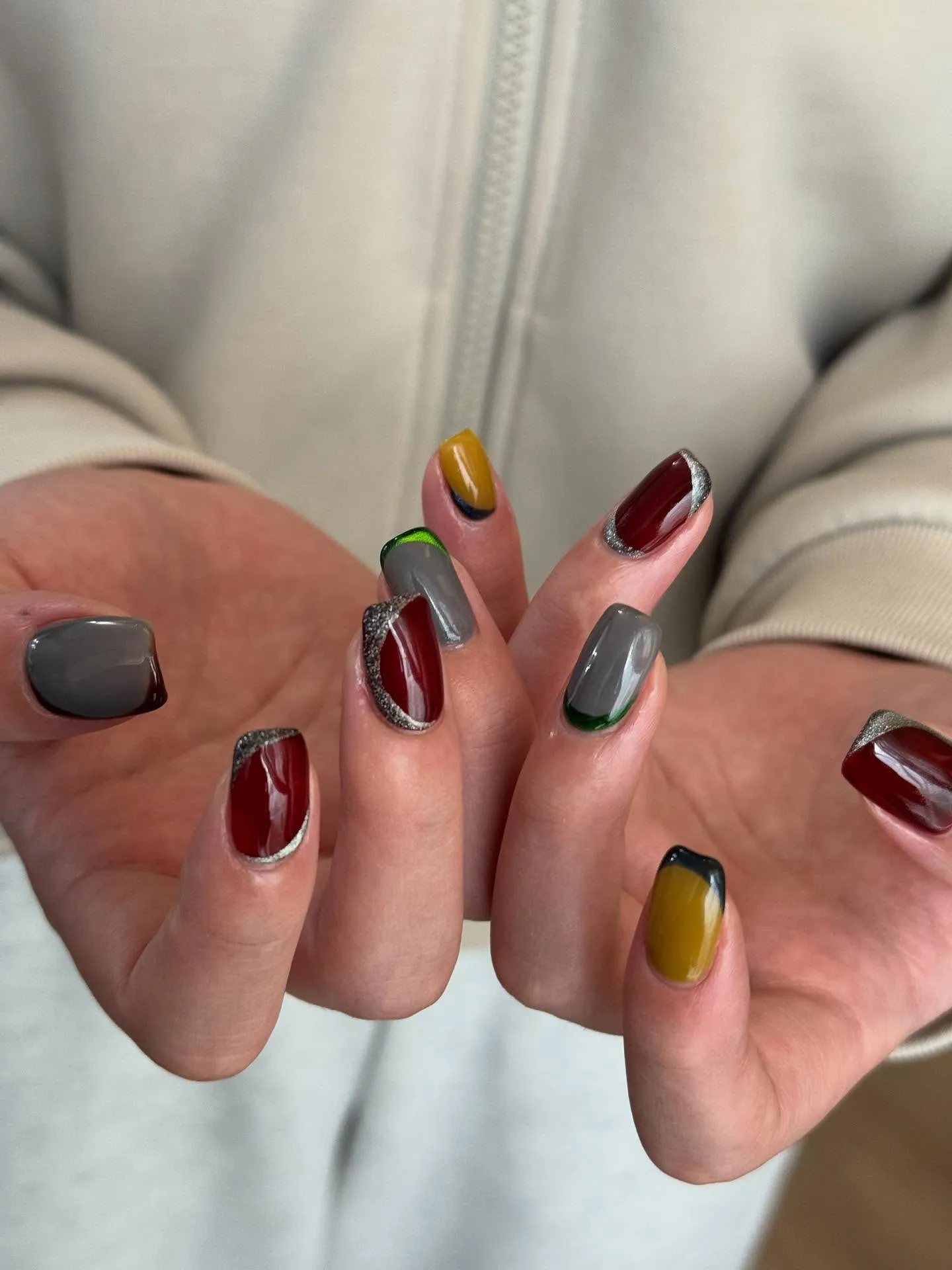 月がこんな色してたら…ワクワクするな🙄