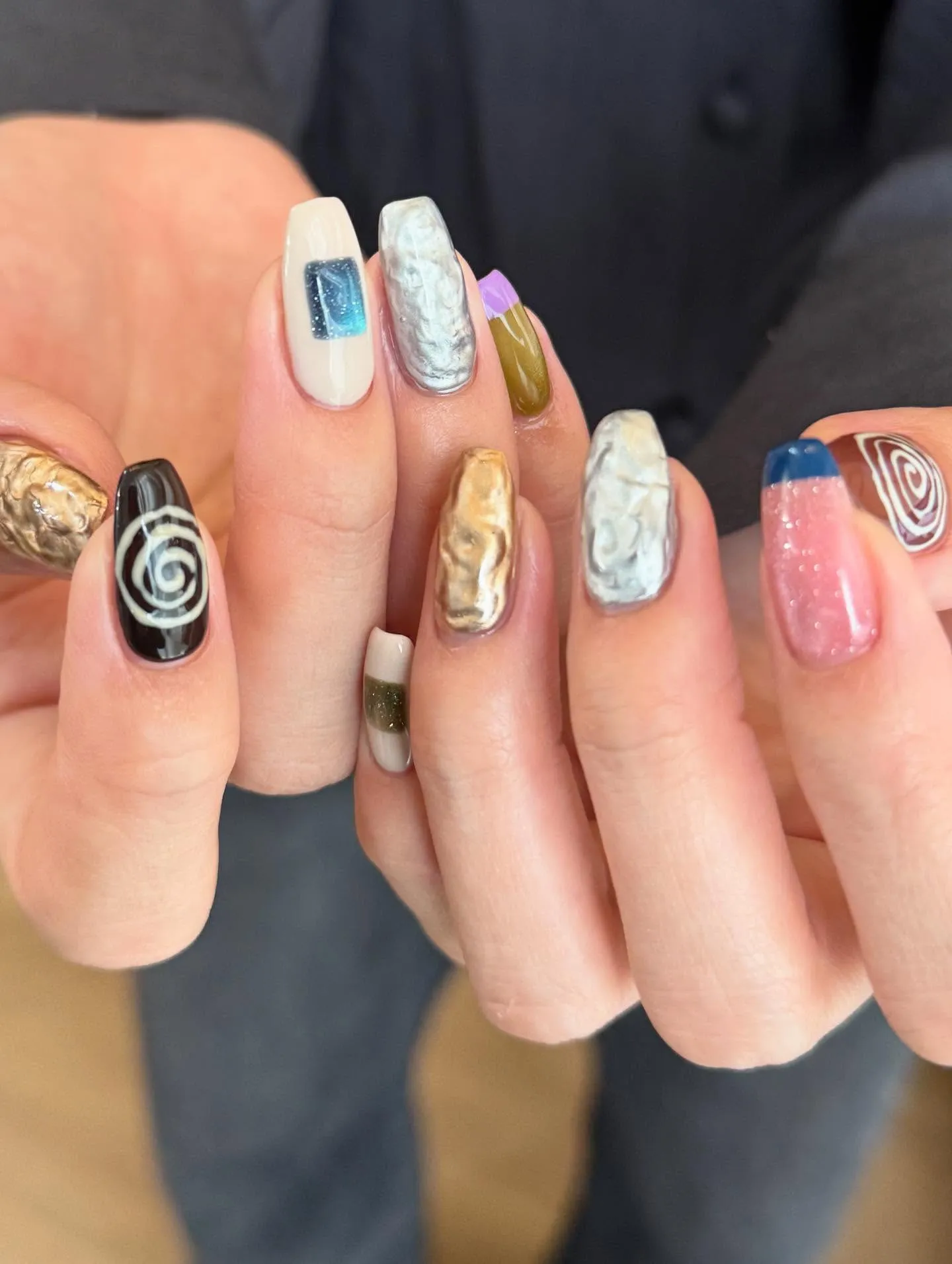 💙🤍🩷🤎🖤🩶💛